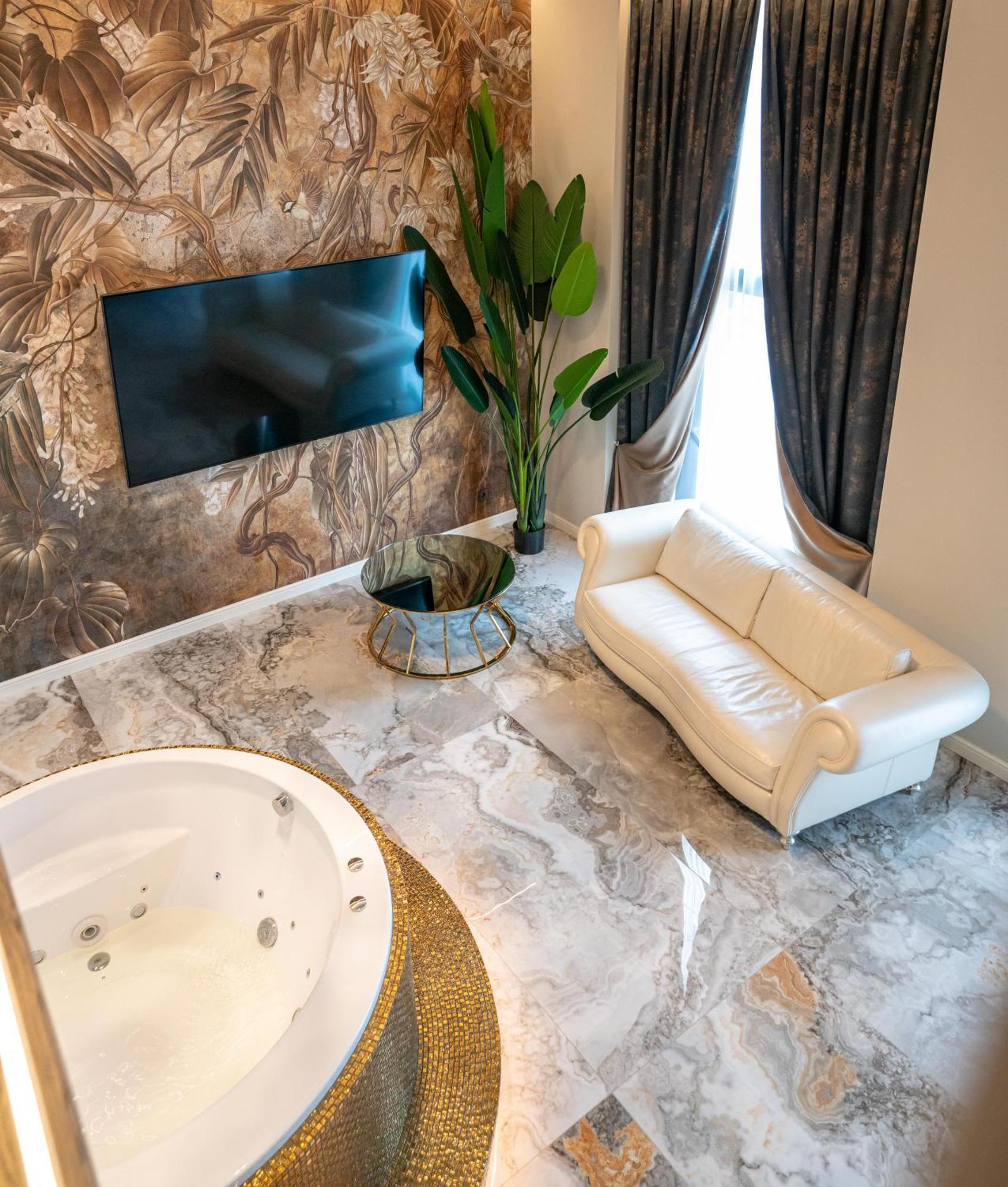 Jacuzzi Exotica Apartment Κλαϊπέντα Εξωτερικό φωτογραφία