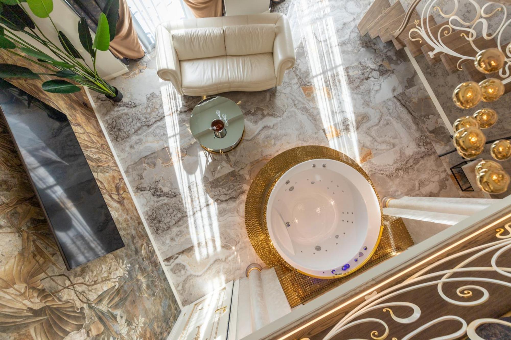 Jacuzzi Exotica Apartment Κλαϊπέντα Εξωτερικό φωτογραφία