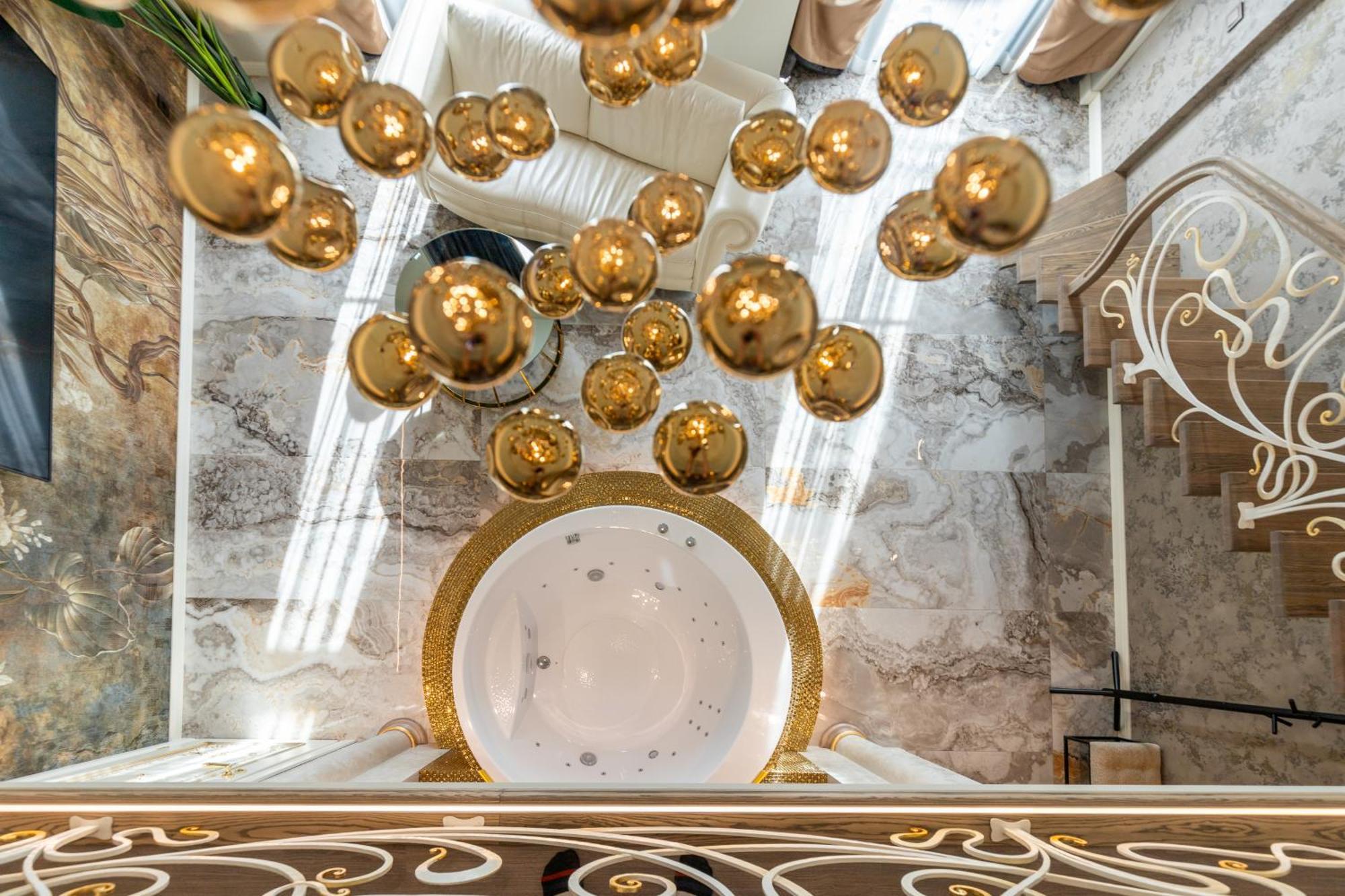 Jacuzzi Exotica Apartment Κλαϊπέντα Εξωτερικό φωτογραφία